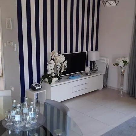 شقة Apartament Zarnowska *